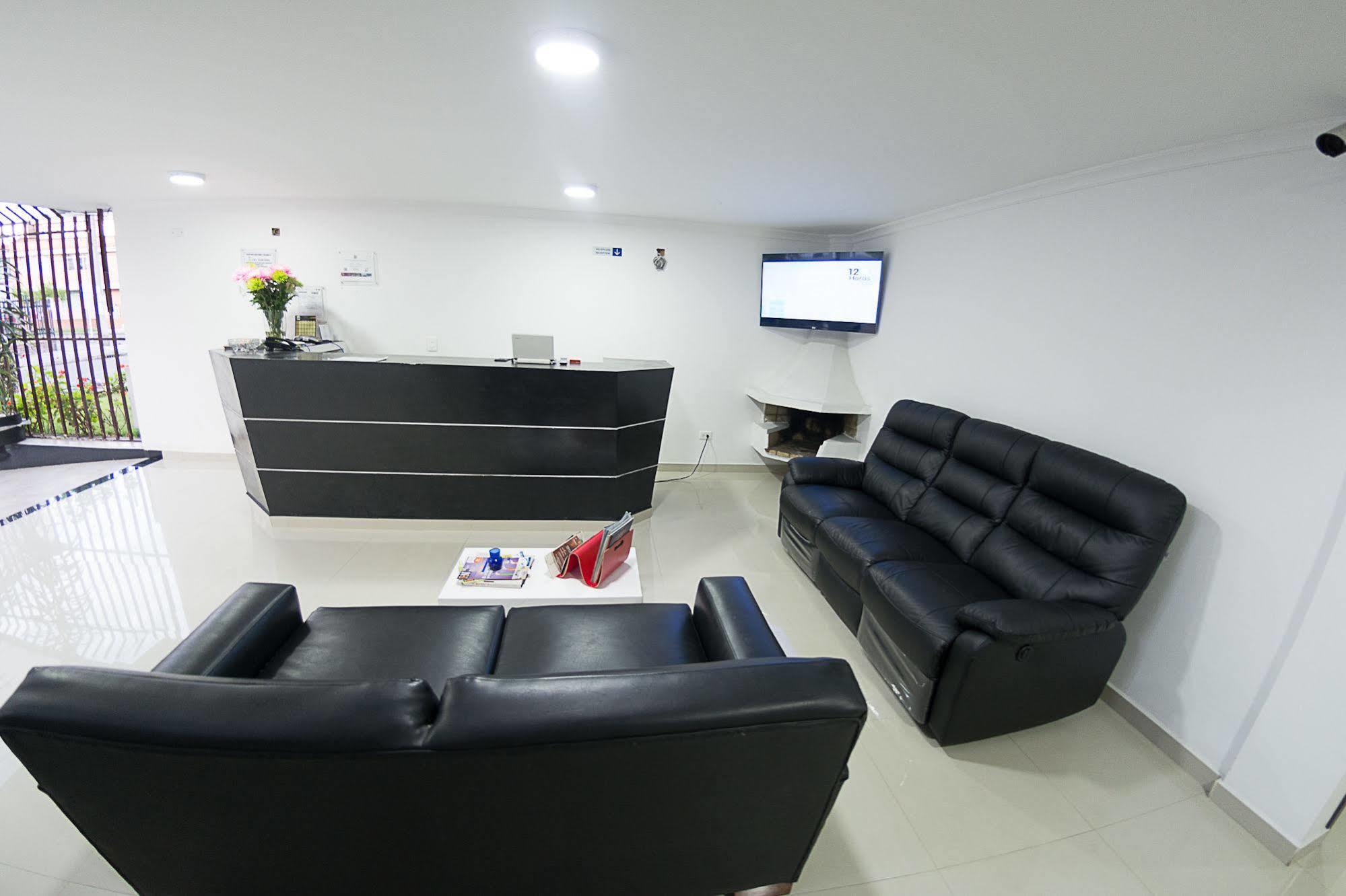 Hotel Metro 26 Bogota Bagian luar foto